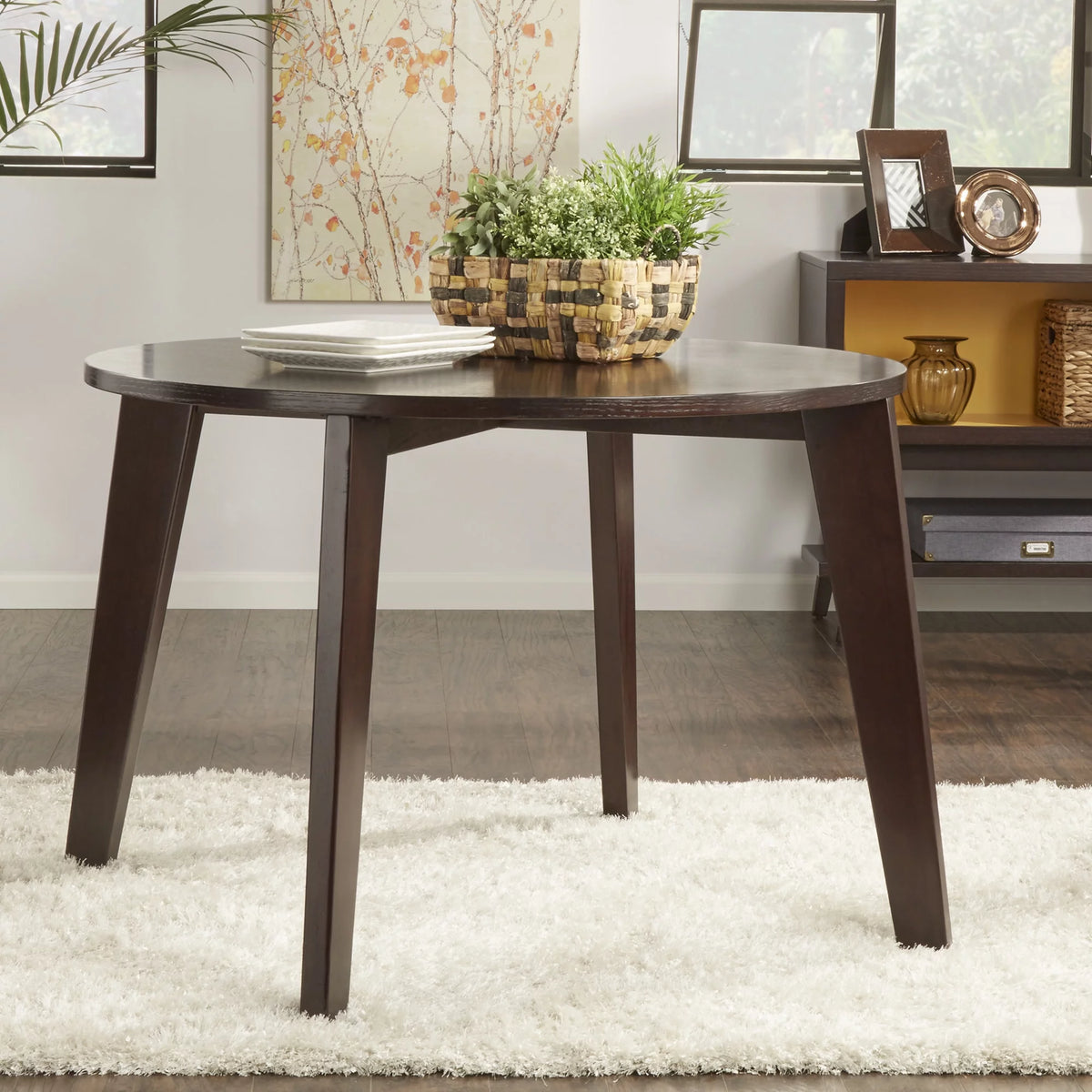 Dark Brown Round Dining Table Y462808