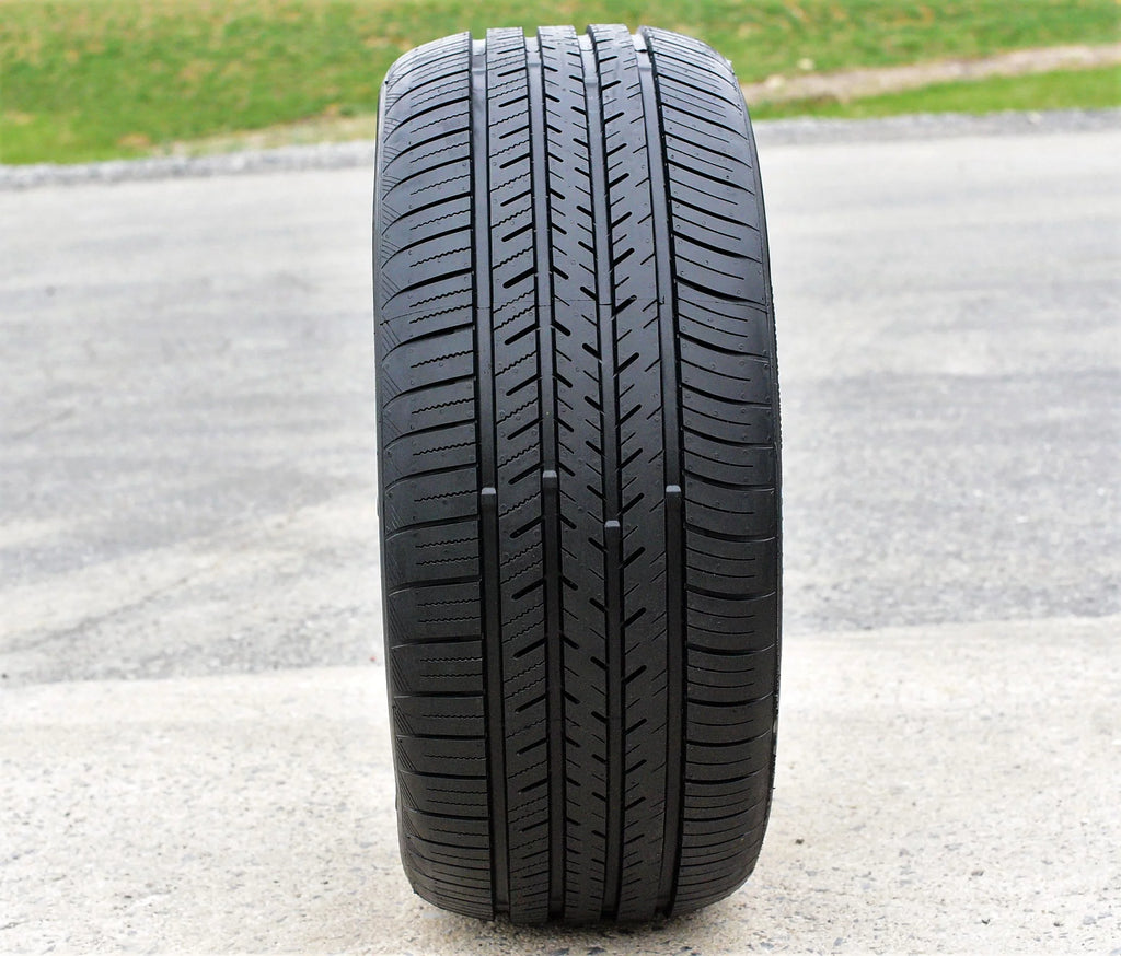 Set of 4 255/40R18 99Y XL High Performance Tires Q76195