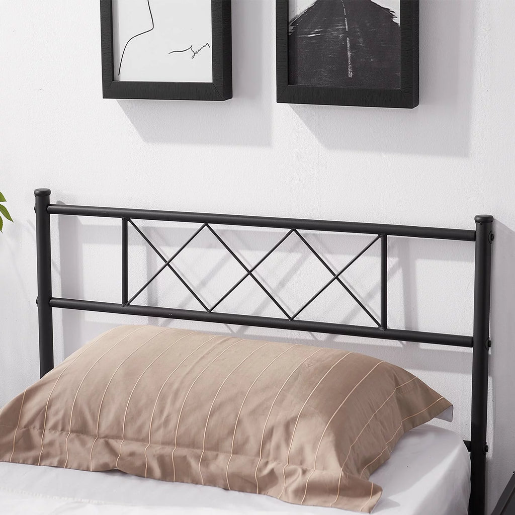 3-piece Bedroom Set with Nightstand B50110