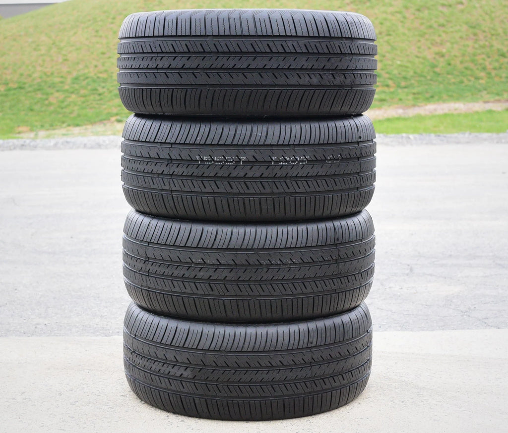 Set of 4 255/40R18 99Y XL High Performance Tires Q76195
