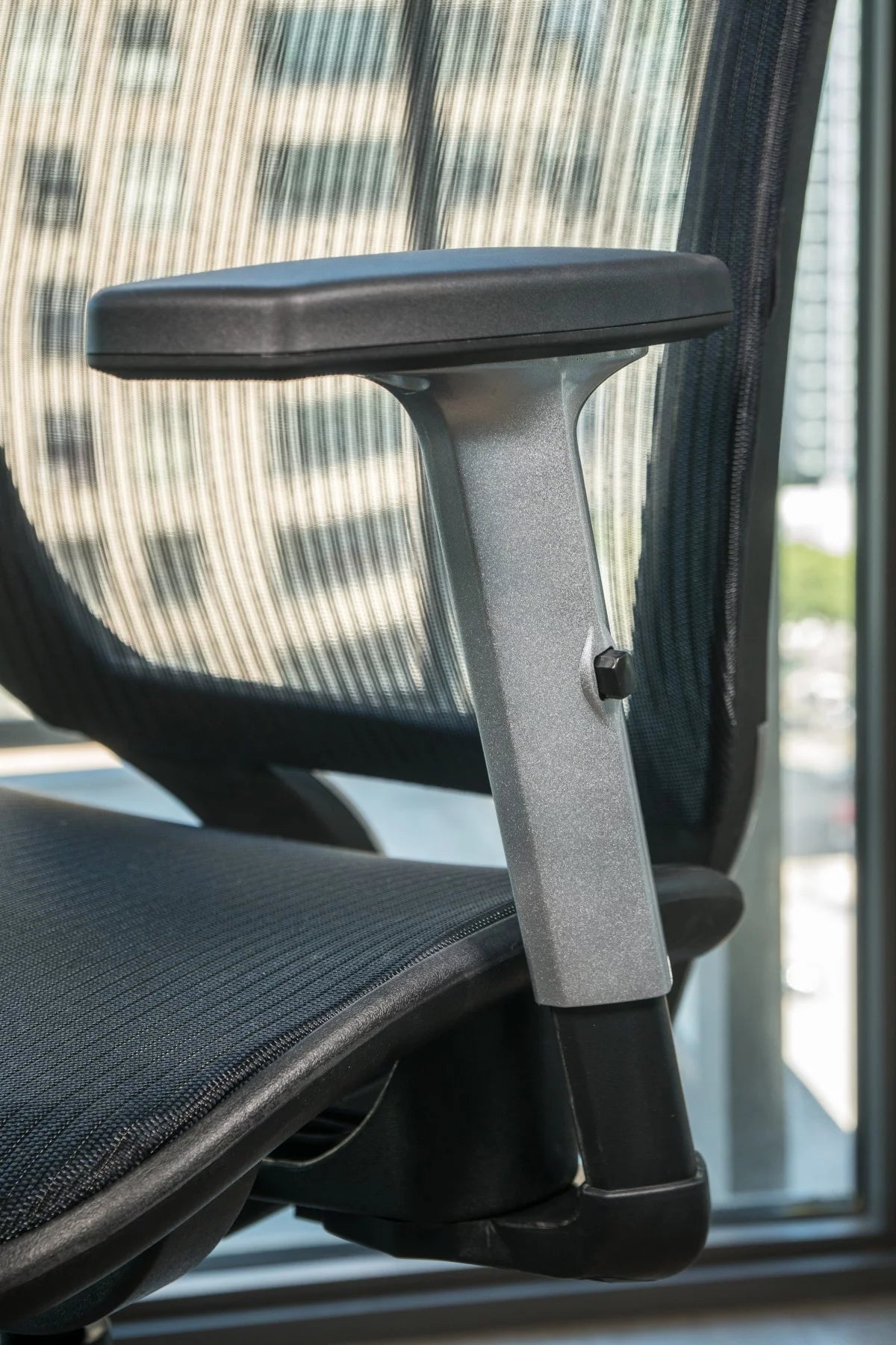 Fully Meshed Ergonomic Height Adjustable Office Chair with Armrests I212400