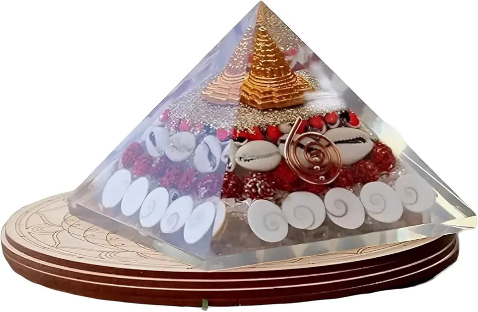 Crystal Pyramid V40094
