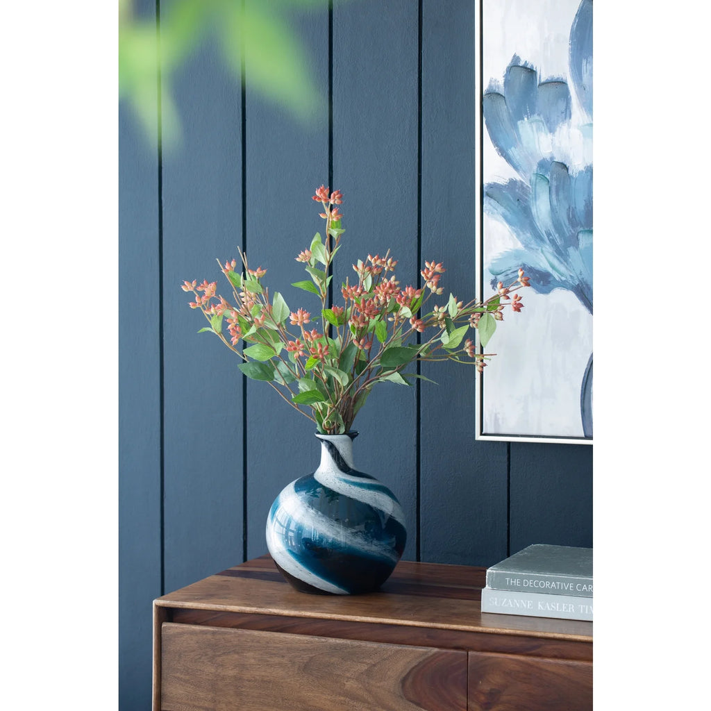 Glass Vase with Swirl Design X689
