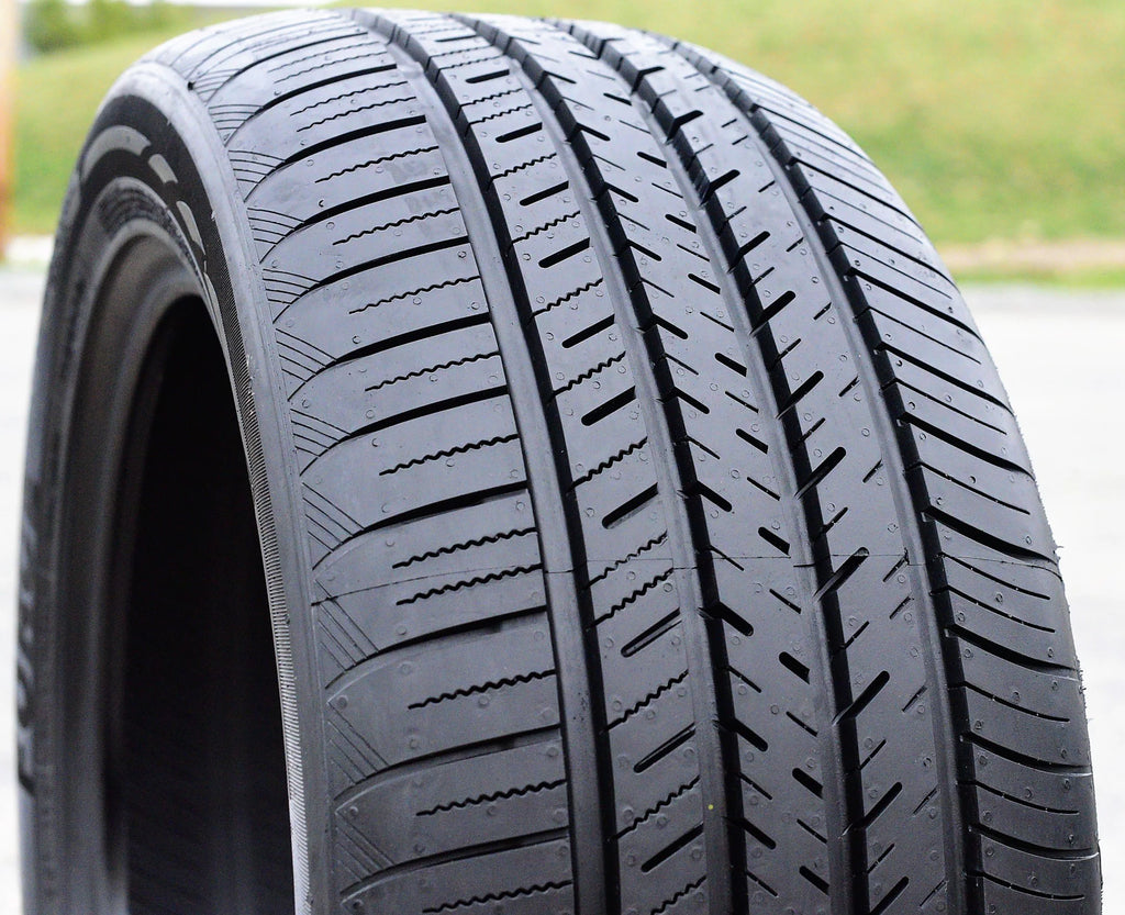 Set of 4 255/40R18 99Y XL High Performance Tires Q76195