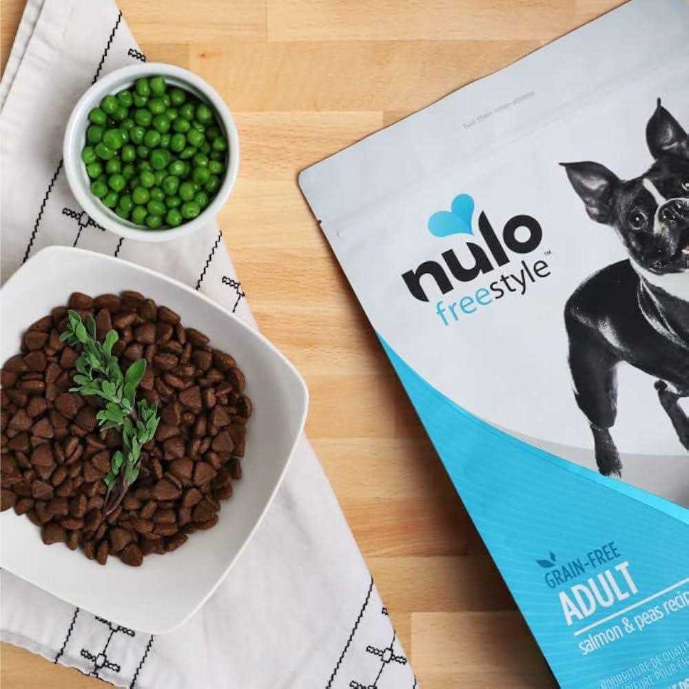 Salmon & Peas Grain-Free Dry Dog Food O741244