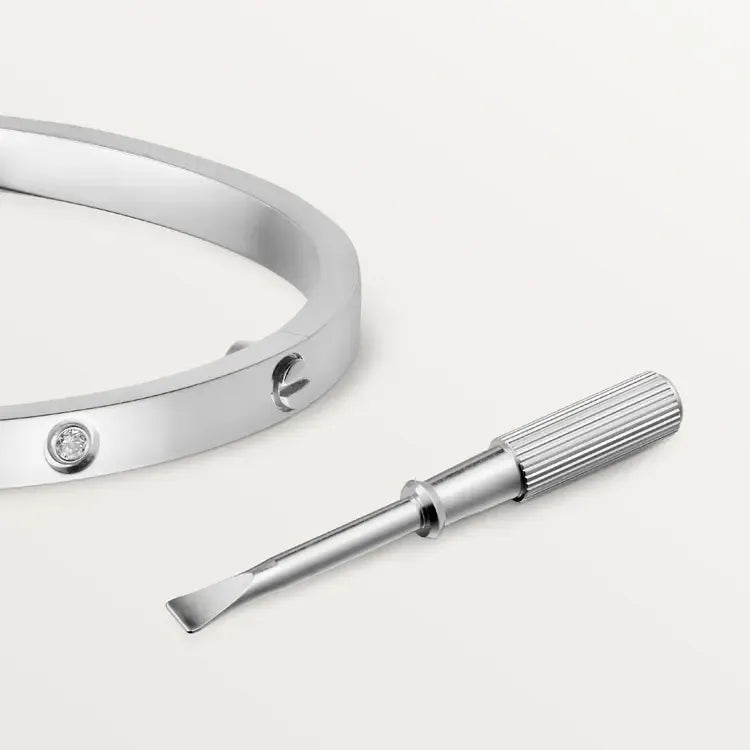 Bracelet with 6 Diamonds R871